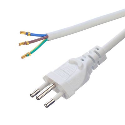 Personnalisation Brésil 10A/250V 3 broches 3x0.75MM2 PS4 câble d'alimentation pour lampe à sel certifié par DIN VDE 0620/EN 50075 1990