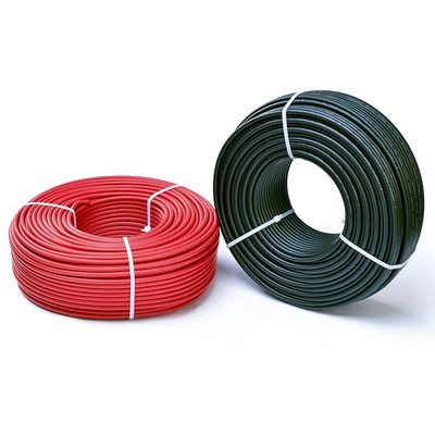 Système d'énergie solaire câble PV avec fusible 1500V DC 30A imperméable IP65 PPO Isolation et cuivre en conserve plaqué sur le contact