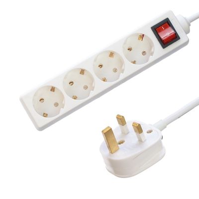 bande d'alimentation standard de l'UE avec 4 prises de courant Protecteur contre les surtensions Commutateur USB Ports de sortie H05VV-F 3x1.25MM2 Cable et prise 3 broches du Royaume-Uni