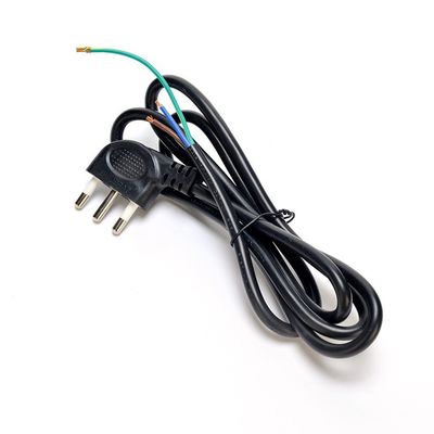 16A IEC 60320 C13 Clover Connector Noir Italie Norme H05VV-F 3x0.75MM2 Le câble d'extension est mis à la terre