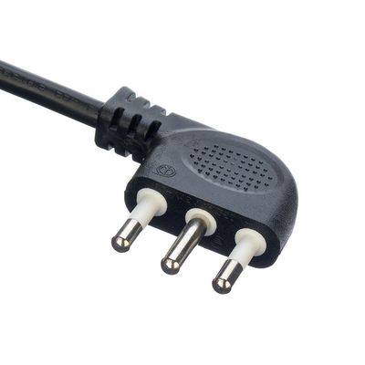 16A IEC 60320 C13 Clover Connector Noir Italie Norme H05VV-F 3x0.75MM2 Le câble d'extension est mis à la terre